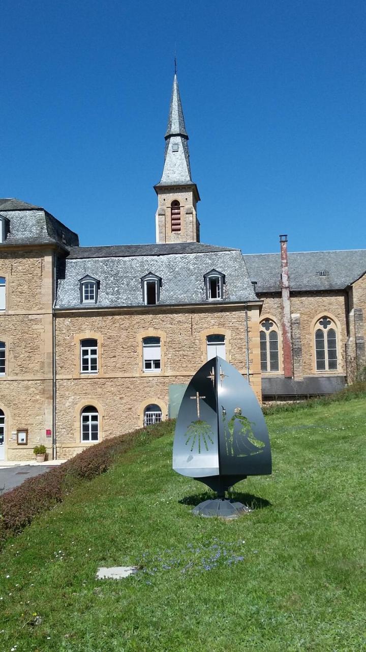 Accueil Du Couvent De Malet Hotell Saint-Côme-dʼOlt Eksteriør bilde