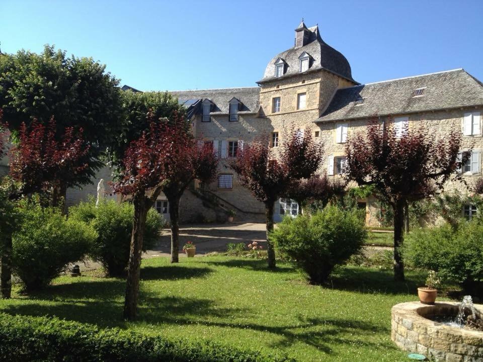 Accueil Du Couvent De Malet Hotell Saint-Côme-dʼOlt Eksteriør bilde